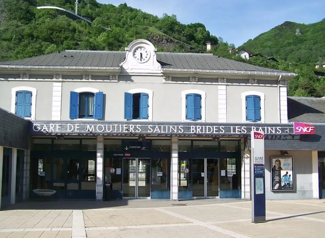 Taxi Gare de Moûtiers Salins Brides-les-Bains – transferts vers Courchevel, Méribel, Val Thorens et Valmorel