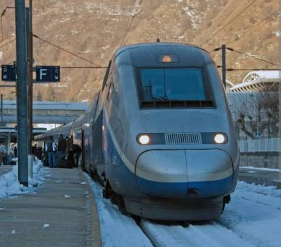 Moûtiers train station – Taxi & private transfers to Courchevel, Méribel, Val Thorens, Les Menuires, La Tania, Saint-Martin, Pralognan and Valmorel