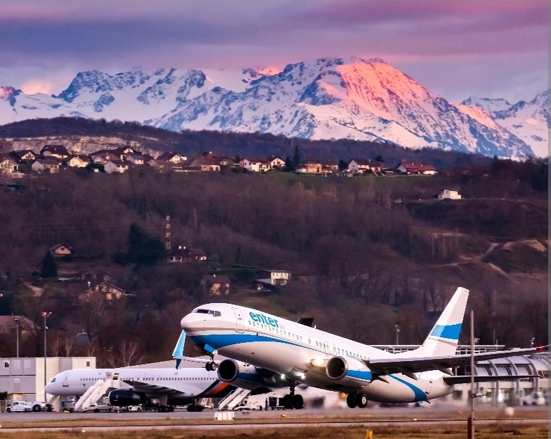 Chambéry Airport (CMF) Taxi Transfers to Alps Ski Resorts | Three Valleys & Haute Tarentaise Chambéry Airport taxi transfers to Alps ski resorts – Courchevel, Méribel, Val Thorens, Tignes, Val d’Isère