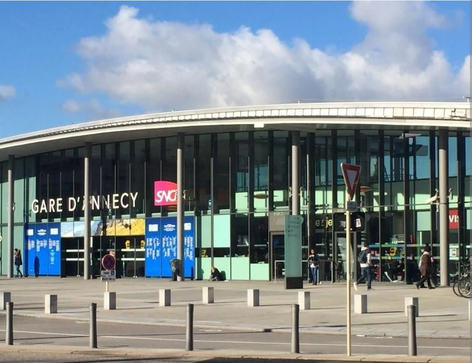 Private transfer Annecy Train Station to Alps ski resorts â Taxi, shuttle and driver service Annecy train station transfer to Alps ski resorts