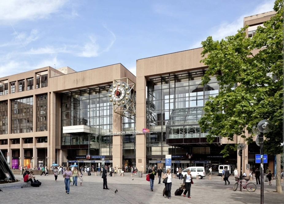 Taxi Transfer Lyon Part-Dieu Train Station to Alps Ski Resorts